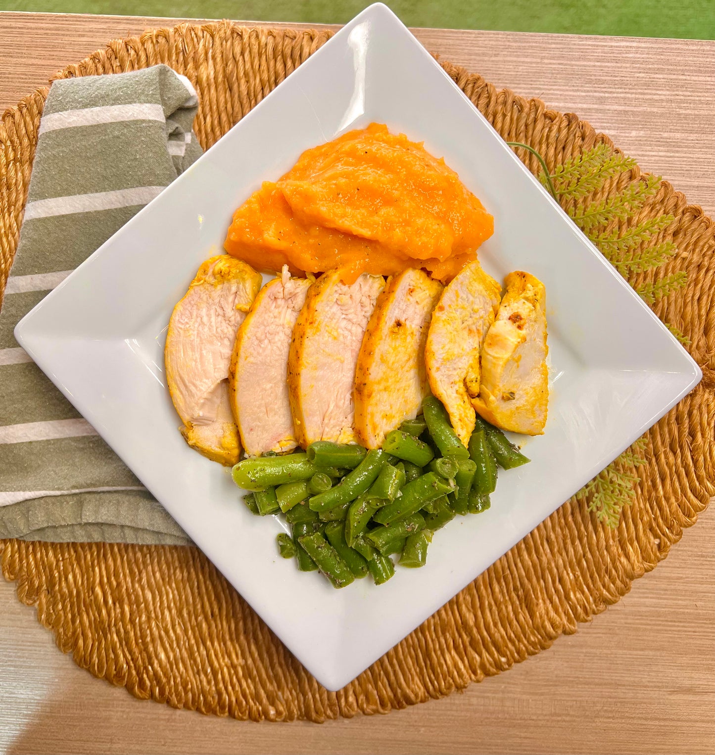 Honey Dijon Chicken w/ Butternut Mash & Sweet Balsamic Green Beans (low carb/paleo/whole 30)