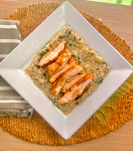 "Cheesy" Cauliflower Risotto w/ Grilled Chicken (low carb, paleo, whole 30)