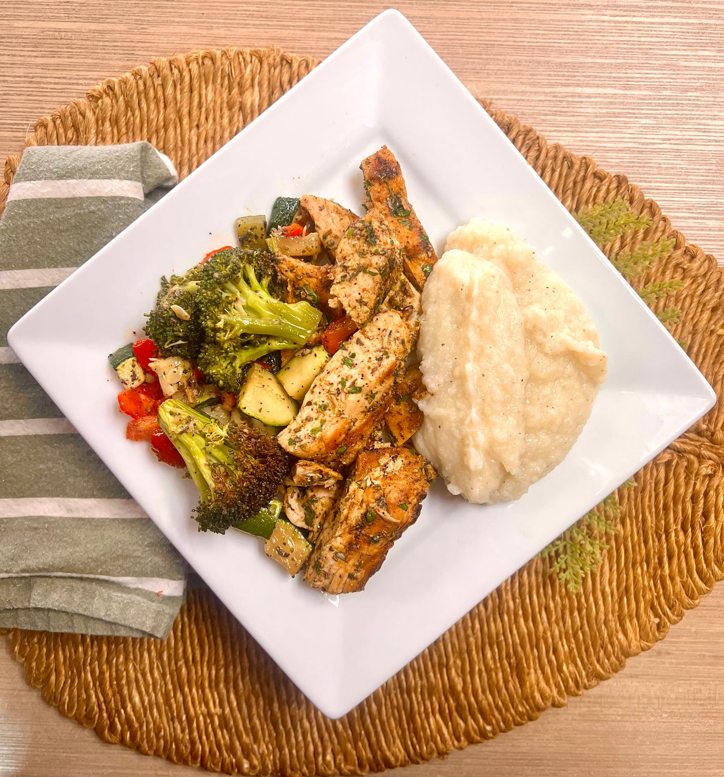 Italian Herb Chicken w/ Cauli Mash & Roasted Veggie Medley (low carb/paleo/whole 30)